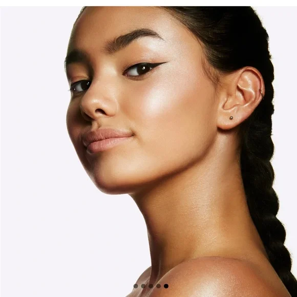 Mac Iridescent Powder - Picture 8 of 8